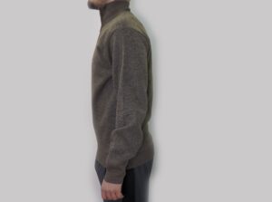 PULL CON ZIP MARRONE2