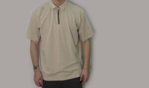 polo con zip beige